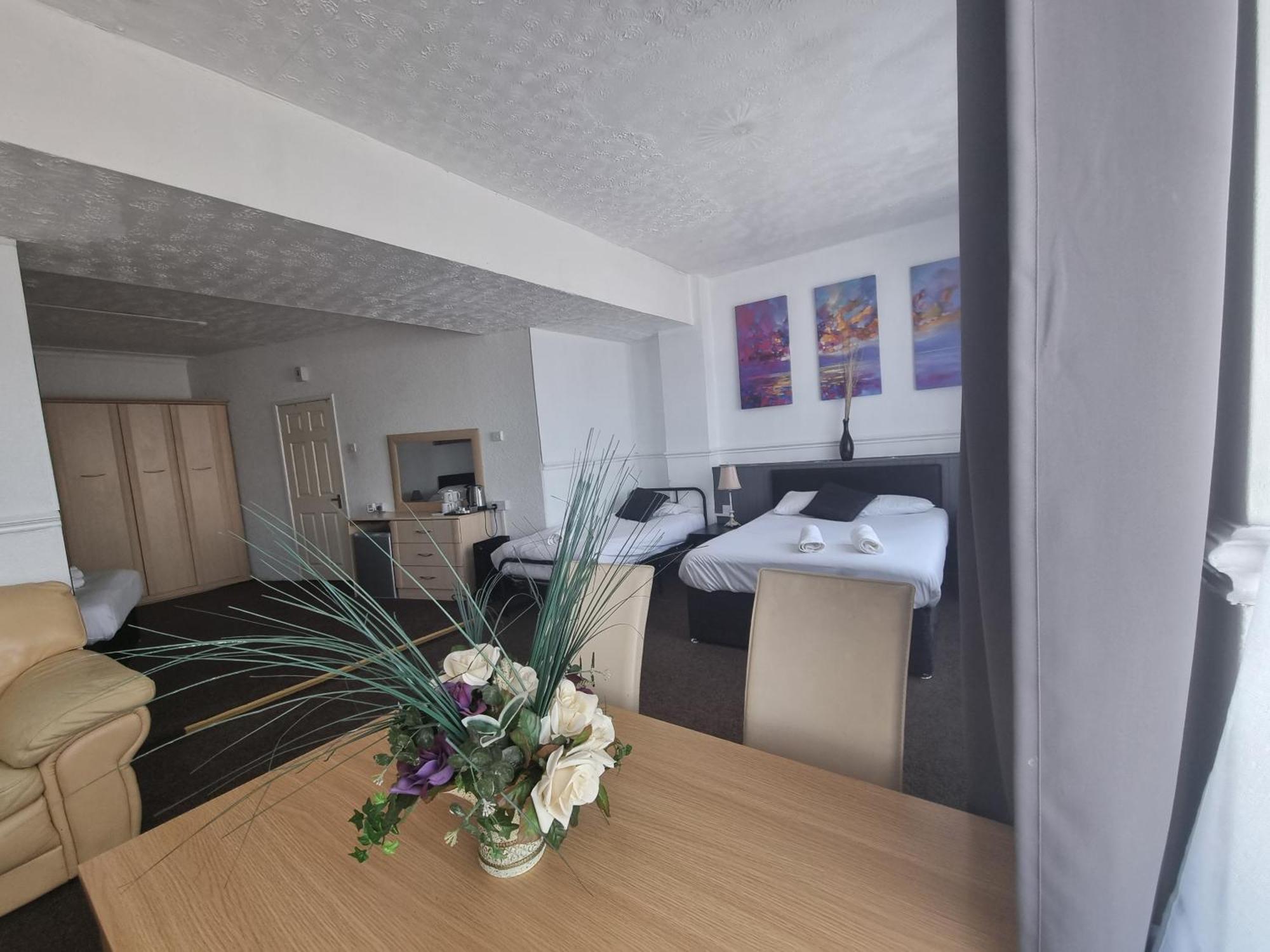 Henson Hotel Pleasure Beach Блэкпул Номер фото